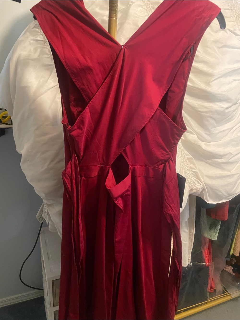 RACHEL Rachel Roy Red V-Neck Sleeveless Midi Dress - Picture 3 of 9